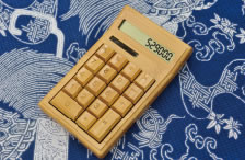 竹製の電卓